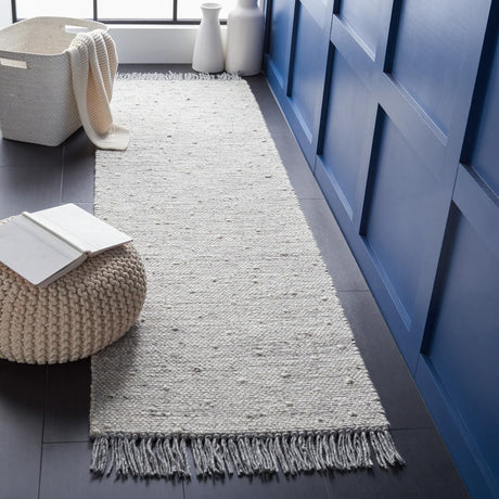 Safavieh Vermont 2'-3" x 8'-0" Rug in Ivory / Grey