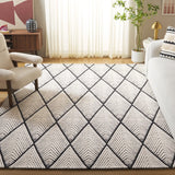 Safavieh Marbella 6'-0" x 9'-0" Rug in Black / Ivory
