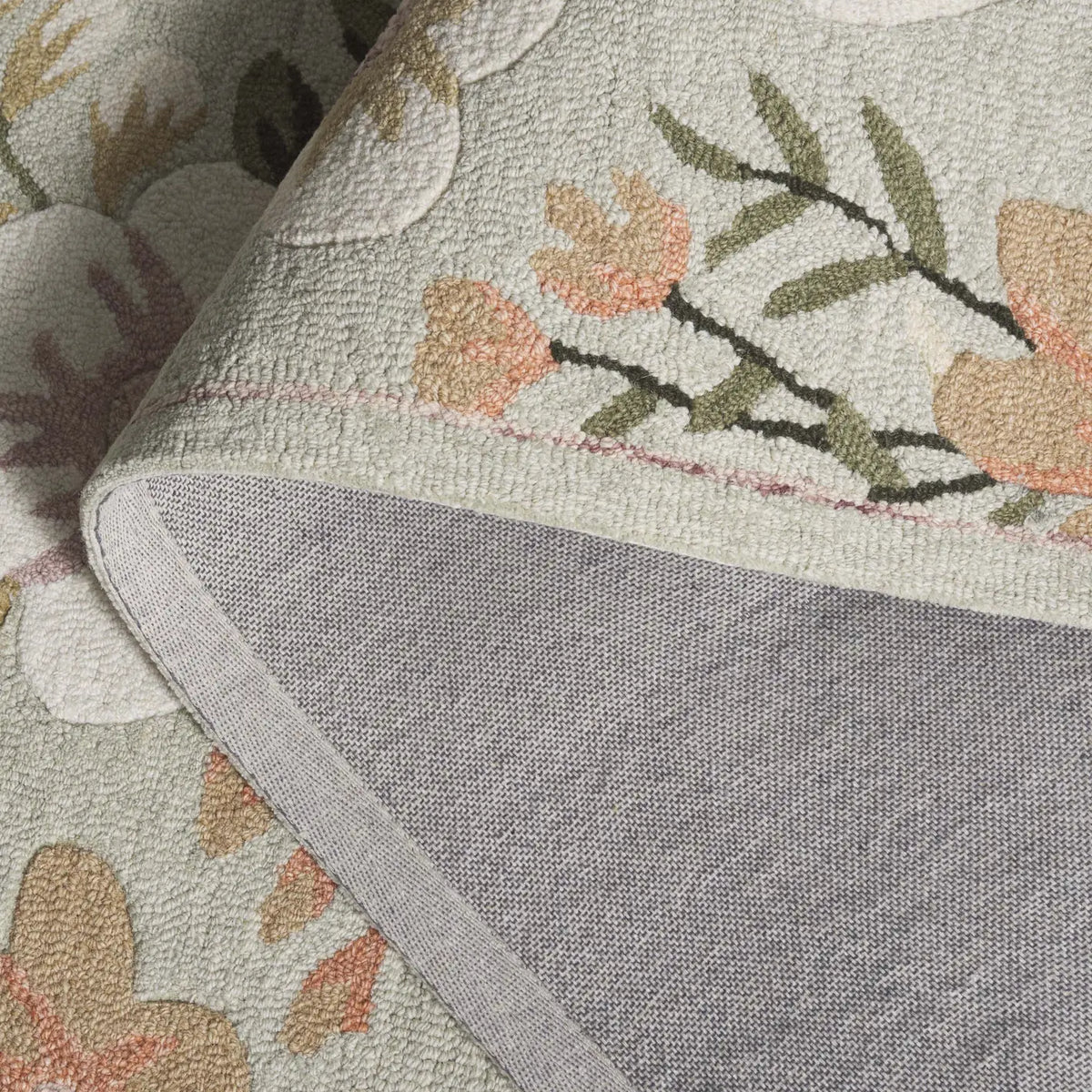 Safavieh Blossom 4'-0" x 6'-0" Rug in Sage / Ivory