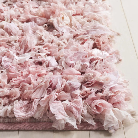 Safavieh Rio Shag 4'-0" x 6'-0" Rug in Light Pink