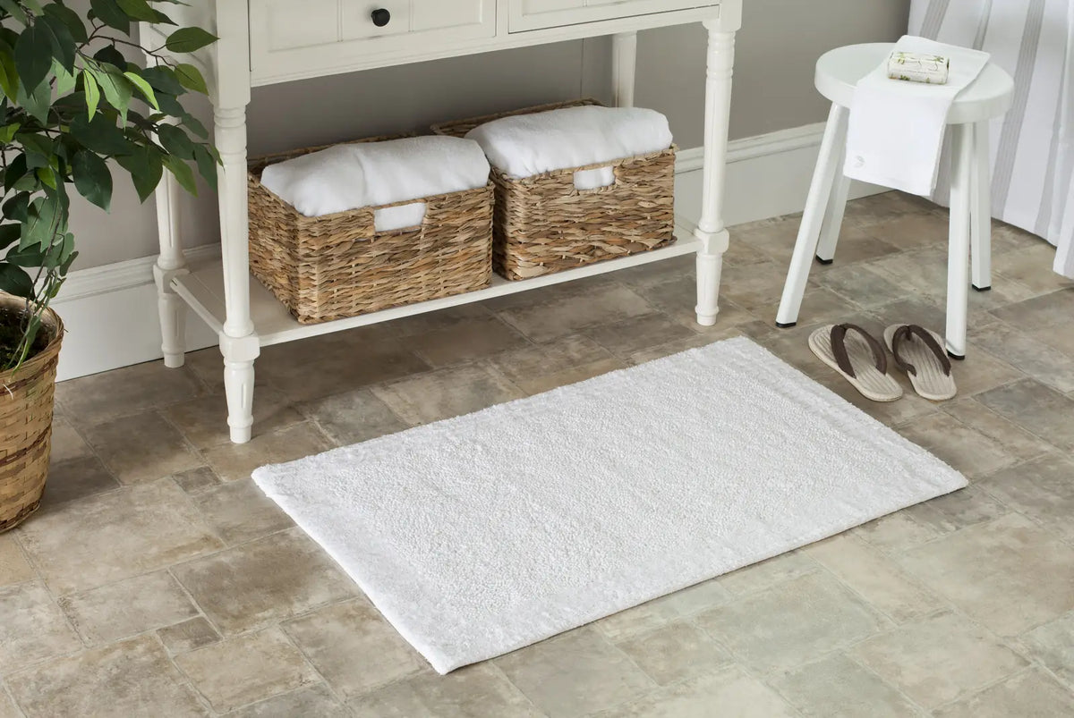 Safavieh Plush Master Bath 1'-9" x 2'-10" Rug in White / White