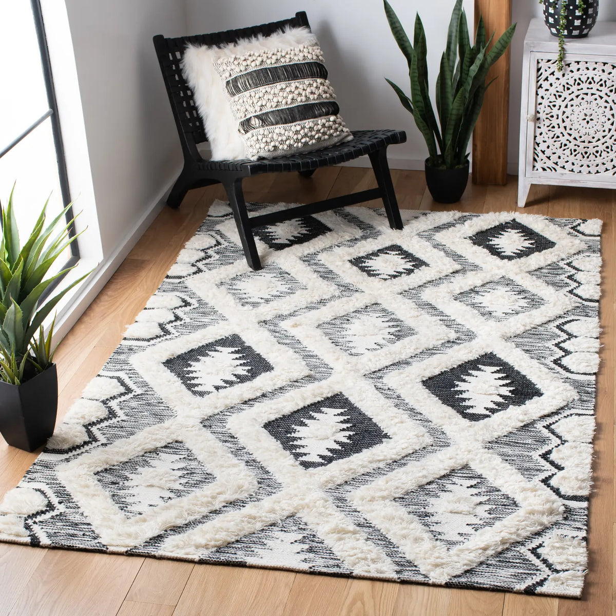 Safavieh Natura 4'-0" x 6'-0" Rug in Ivory / Black