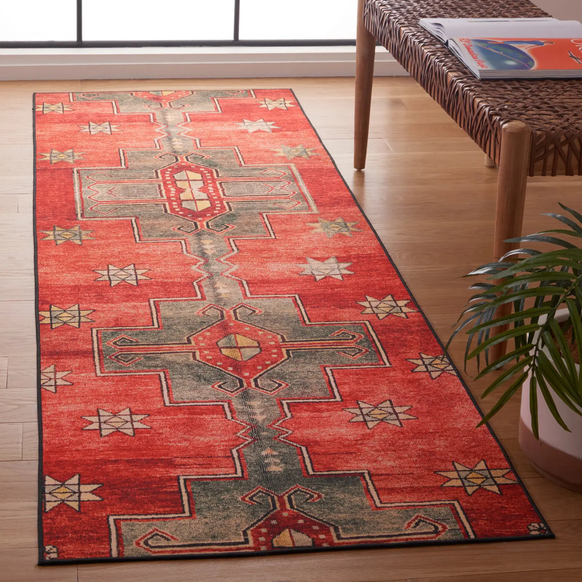 Safavieh Tucson 2'-6" x 10'-0" Rug in Rust / Green
