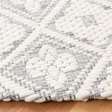 Safavieh Marbella 6'-0" x 6'-0" Rug in Grey / Ivory