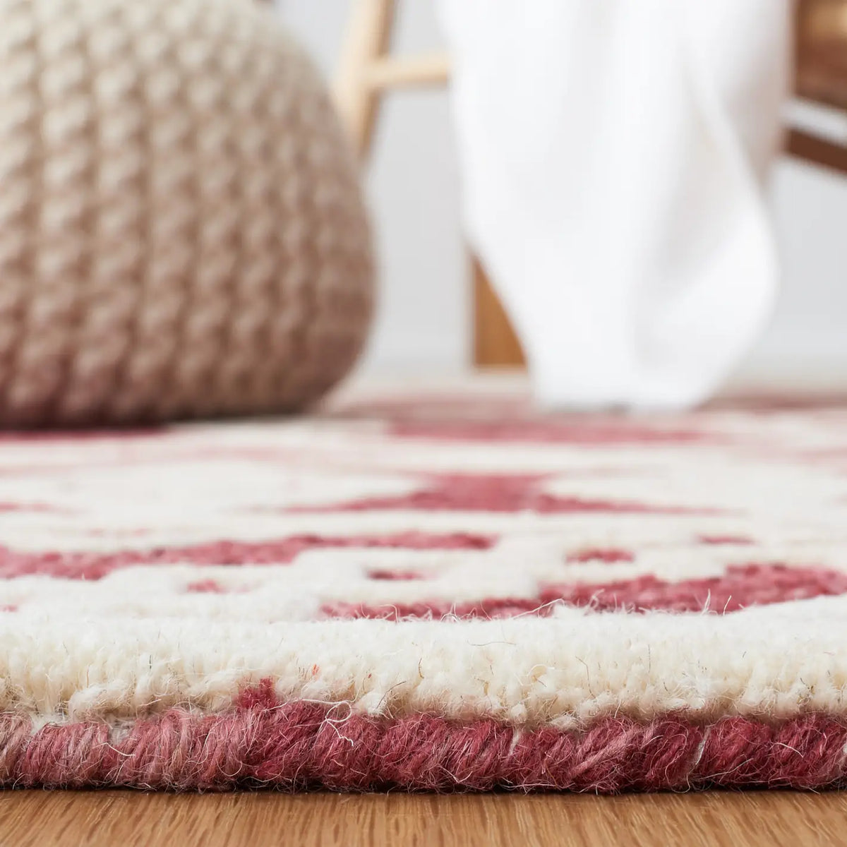 Safavieh Abstract 4'-0" x 6'-0" Rug in Red / Ivory