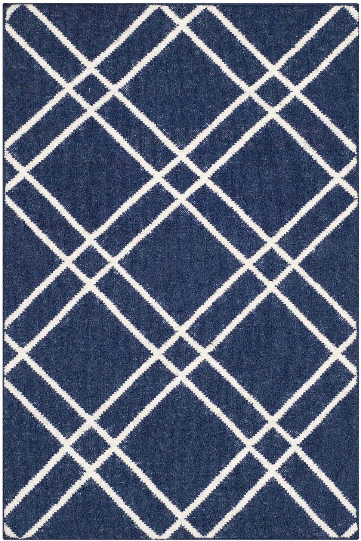 Safavieh Dhurries 2'-6" x 4'-0" Rug in Navy / Ivory