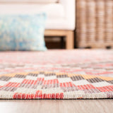 Safavieh Marbella 4'-0" x 6'-0" Rug in Red / Gold