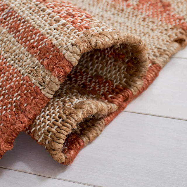 Safavieh Kilim 4'-0" x 6'-0" Rug in Natural / Rust