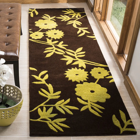 Safavieh Soho 2'-6" x 8'-0" Rug in Brown / Green