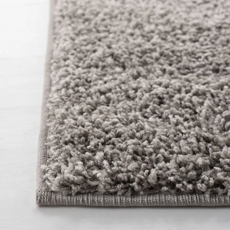 Safavieh Primo Shag 4'-0" x 6'-0" Rug in Light Grey