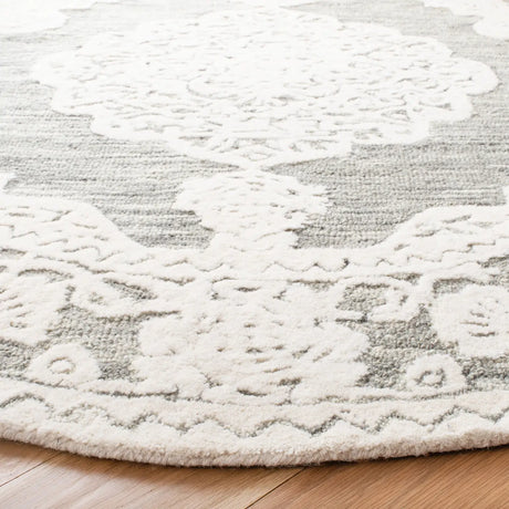 Safavieh Micro-Loop 5'-0" x 5'-0" Rug in Grey / Ivory