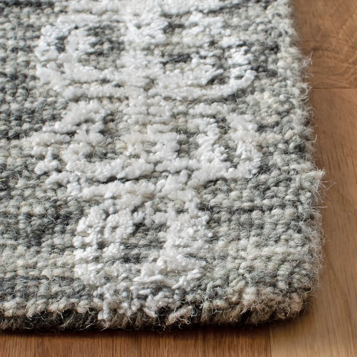 Safavieh Glamour 4'-0" x 6'-0" Rug in Charcoal