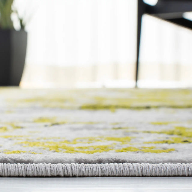 Safavieh Skyler 4'-0" x 6'-0" Rug in Grey / Green