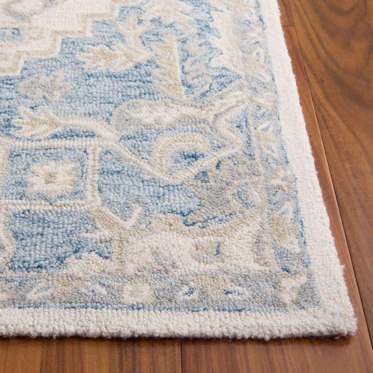 Safavieh Micro-Loop 4'-0" x 6'-0" Rug in Ivory / Navy