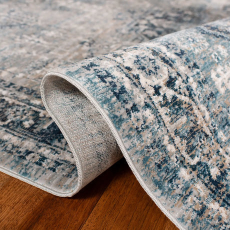 Safavieh Victoria 4'-0" x 6'-0" Rug in Blue / Grey