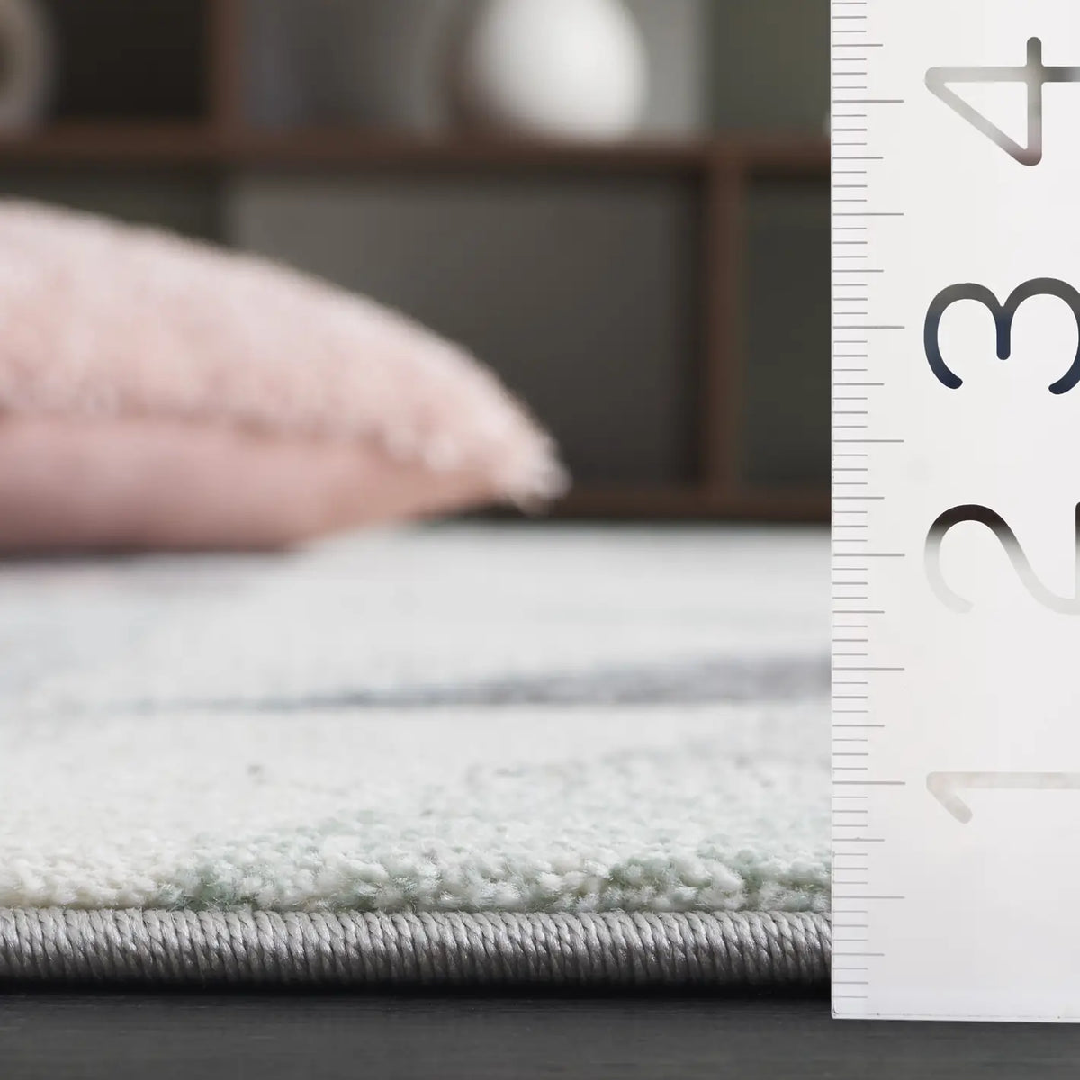 Safavieh Porcello 4'-0" x 6'-0" Rug in Ivory / Pink