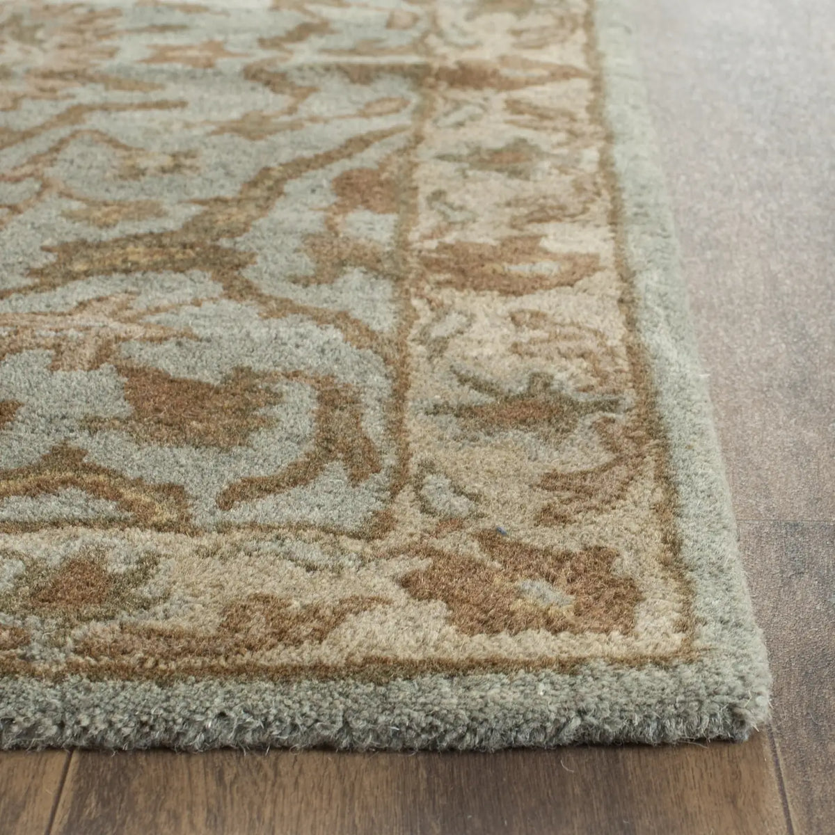 Safavieh Heritage 2'-3" x 8'-0" Rug in Light Blue / Ivory