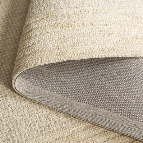 Safavieh Ebony 4'-0" x 6'-0" Rug in Ivory / Beige