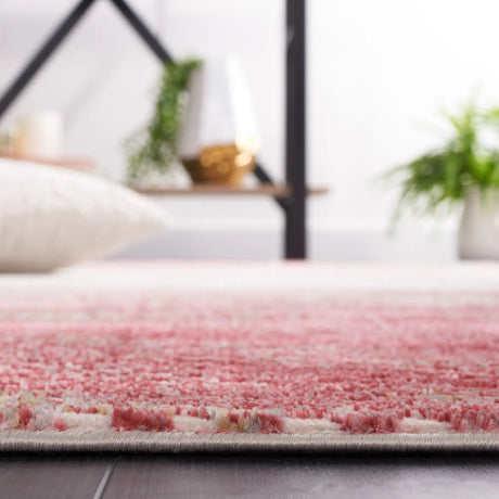 Safavieh Palma 4'-0" x 6'-0" Rug in Light Grey / Red