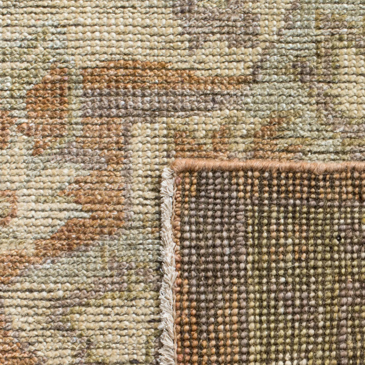 Safavieh Izmir 6'-0" x 9'-0" Rug in Gold / Rose