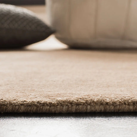 Safavieh Mirage 6'-0" x 9'-0" Rug in Beige