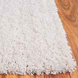 Safavieh Luxe Shag 4'-0" x 6'-0" Rug in White
