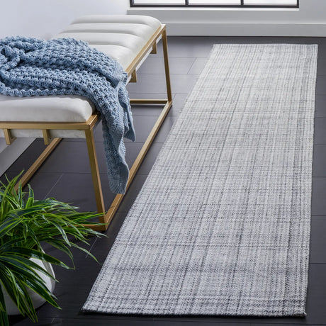 Safavieh Marbella 2'-3" x 9'-0" Rug in Grey / Ivory
