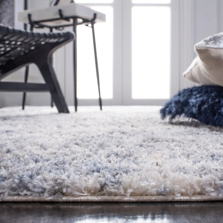 Safavieh Berber Shag 200 4'-0" x 6'-0" Rug in Ivory / Blue