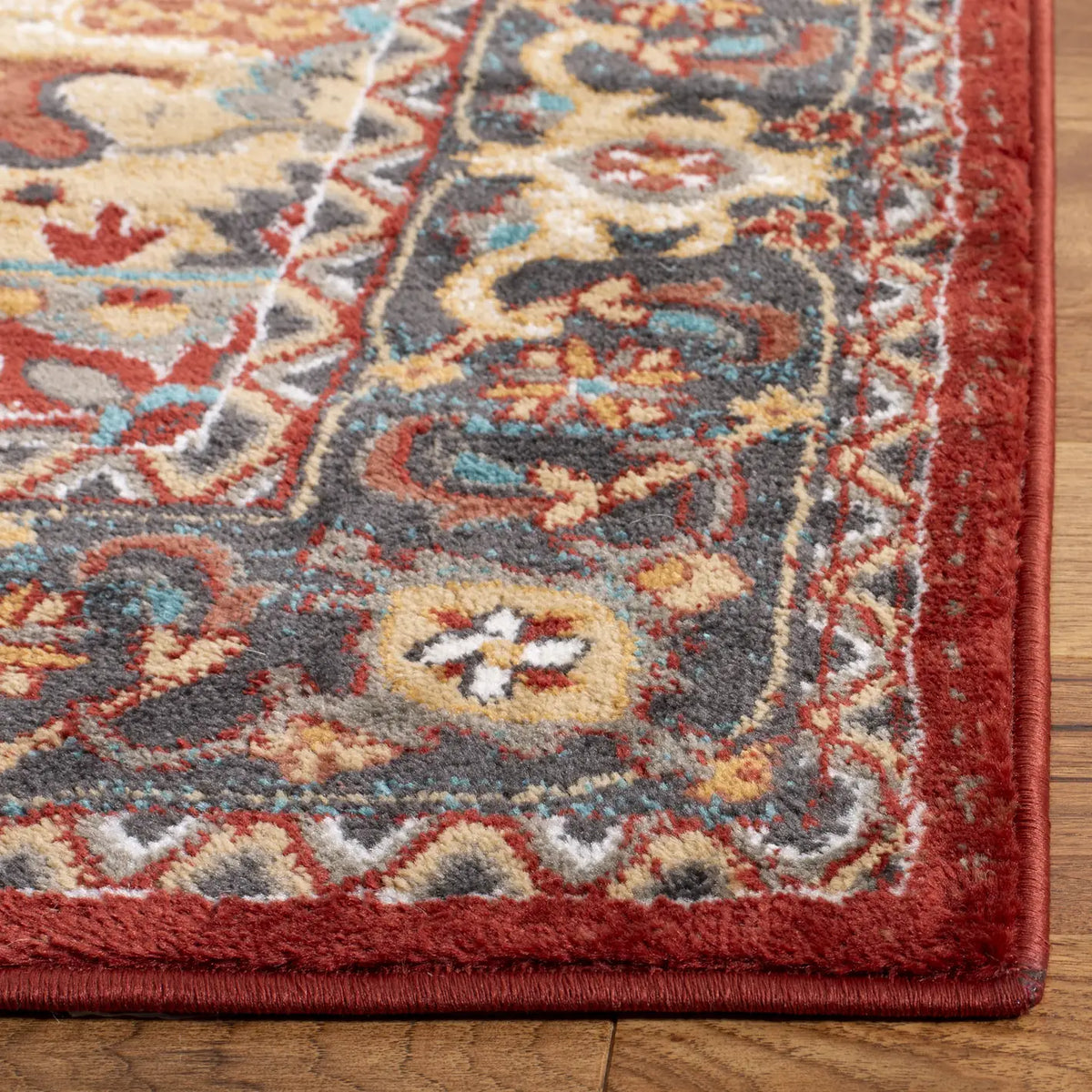Safavieh Summit 4'-0" x 6'-0" Rug in Red / Dark Grey