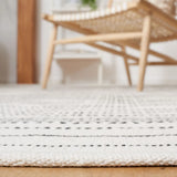 Safavieh Kilim 4'-0" x 6'-0" Rug in Ivory