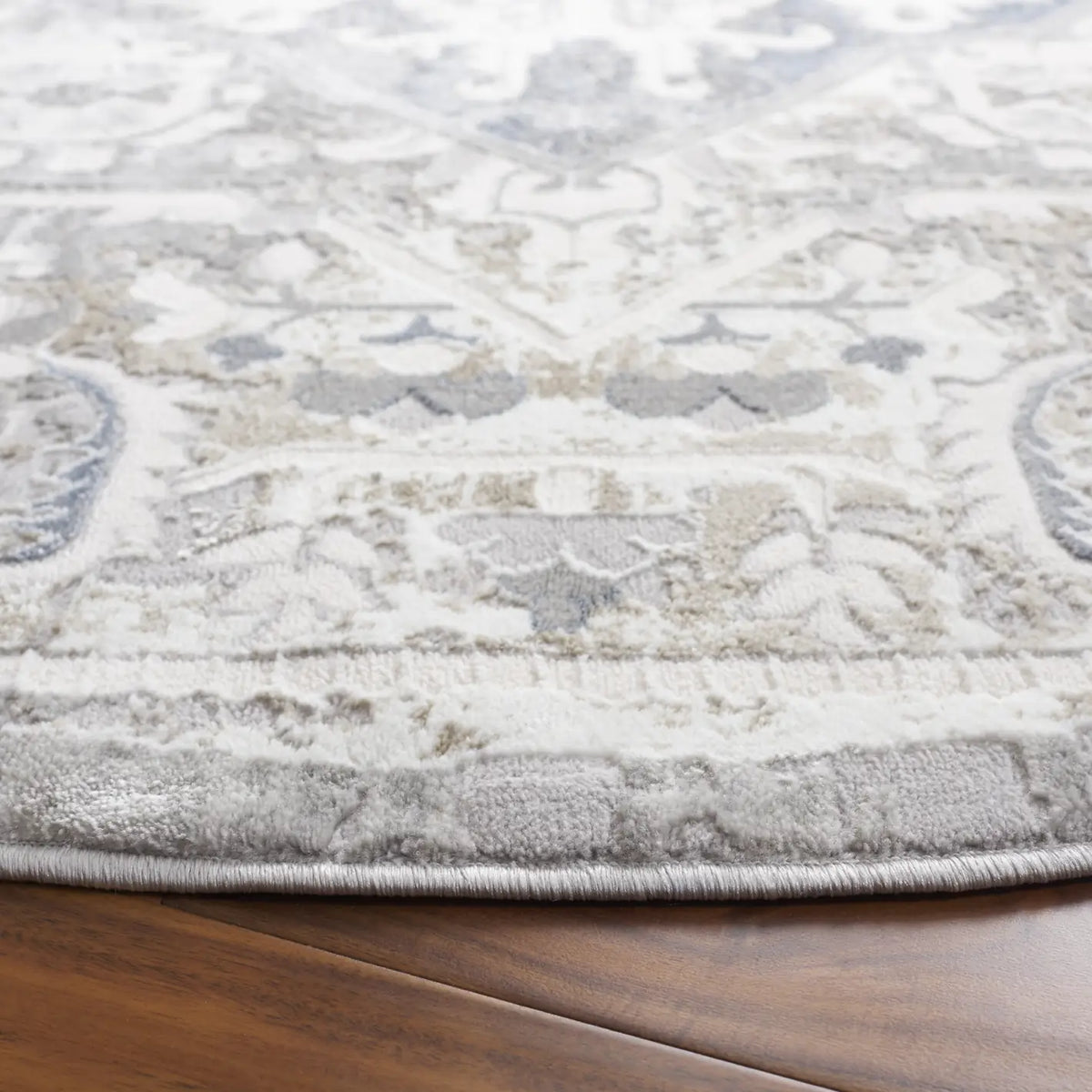 Safavieh Easton 6'-7" x 6'-7" Rug in Grey / Ivory
