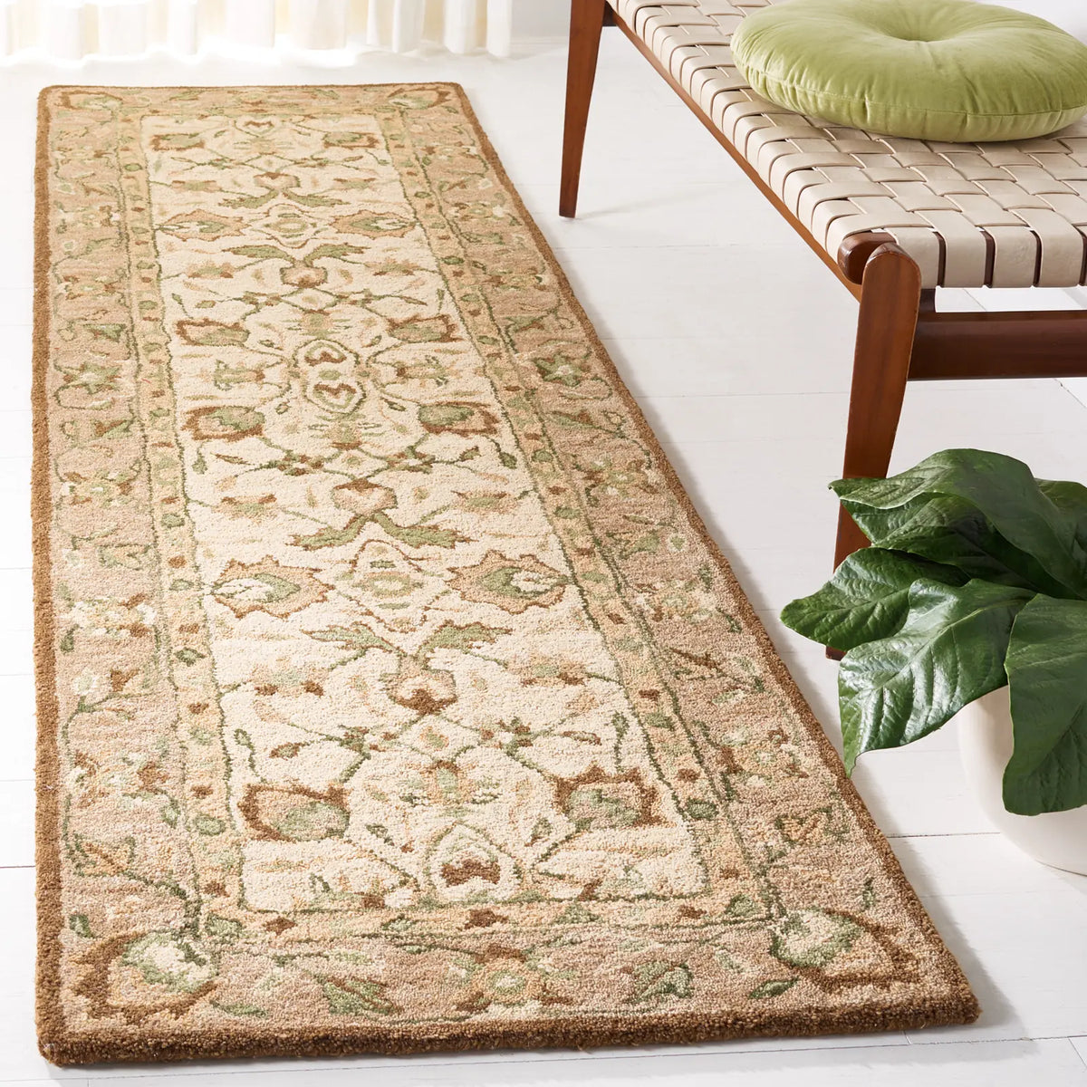 Safavieh Antiquity 2'-3" x 12'-0" Rug in Ivory / Beige