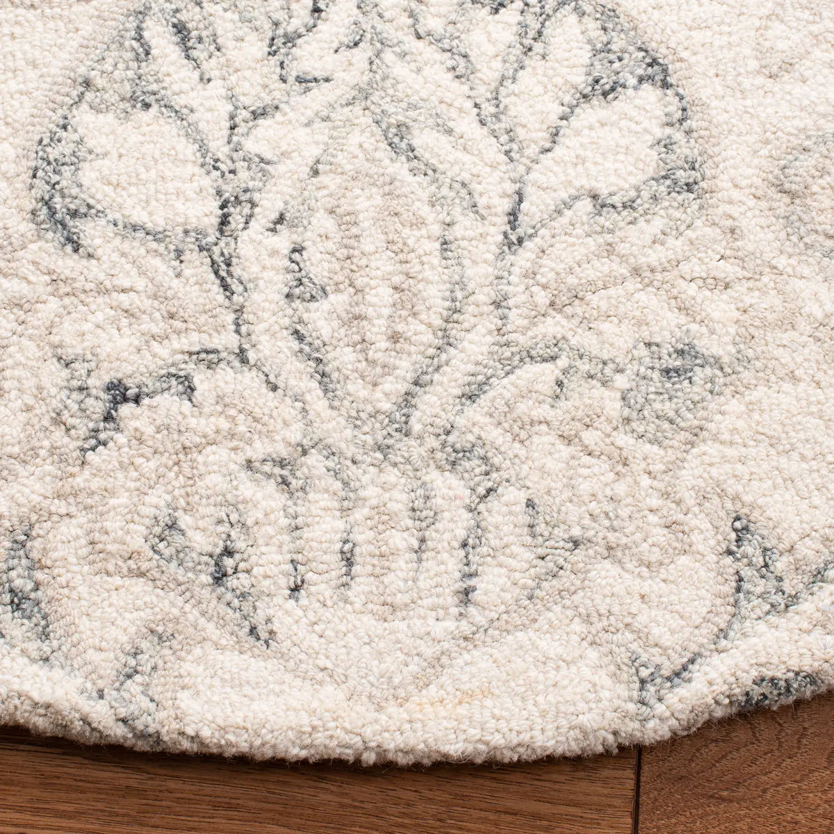 Safavieh Micro-Loop 5'-0" x 5'-0" Rug in Ivory / Grey