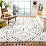 Safavieh Casablanca 8'-0" x 10'-0" Rug in Ivory / Black
