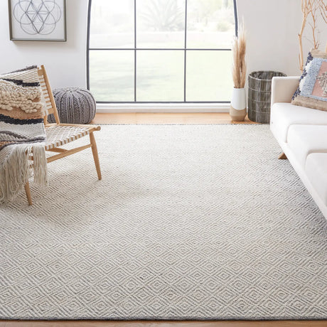 Safavieh Natura 10'-0" x 14'-0" Rug in Ivory / Light Grey