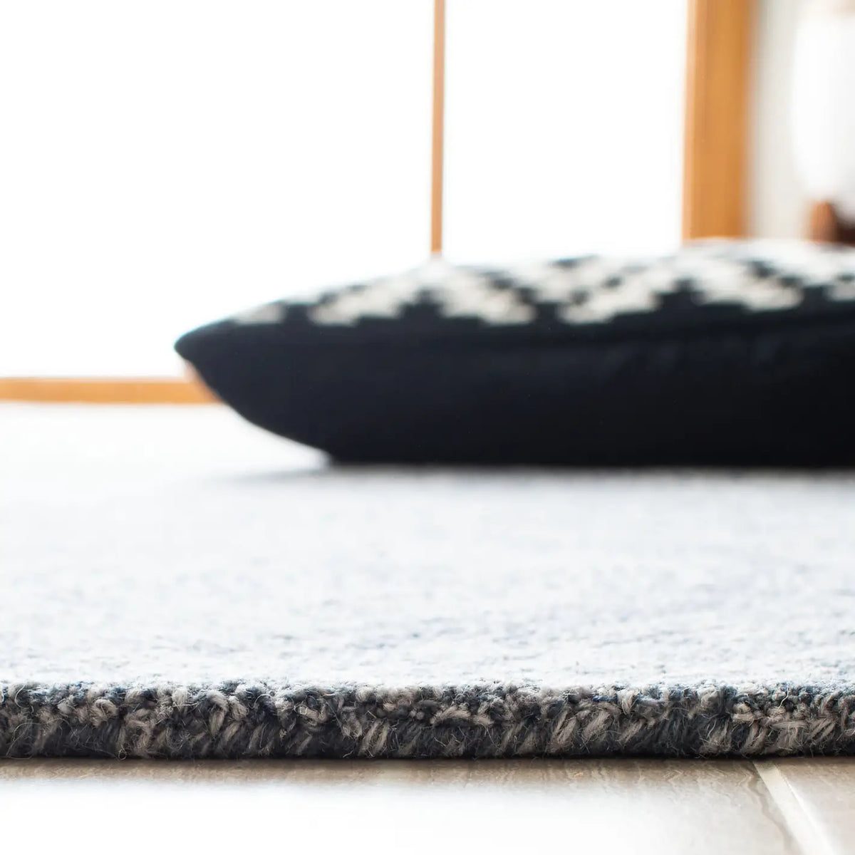 Safavieh Micro-Loop 5'-0" x 8'-0" Rug in Grey / Ivory