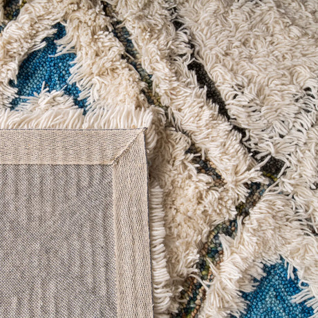 Safavieh Casablanca Shag 4'-0" x 6'-0" Rug in Ivory / Charcoal