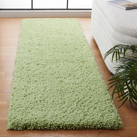 Safavieh Shag 2'-3" x 6'-0" Rug in Lime / Green