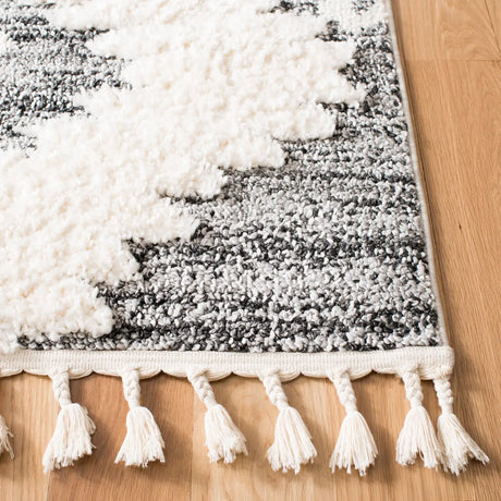 Safavieh Moroccan Tassel Shag 4'-0" x 6'-0" Rug in Ivory / Grey