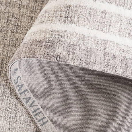 Safavieh Ebony 4'-0" x 6'-0" Rug in Grey / Ivory