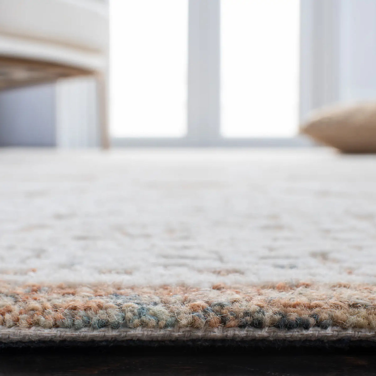 Safavieh Metro 4'-0" x 6'-0" Rug in Natural / Rust
