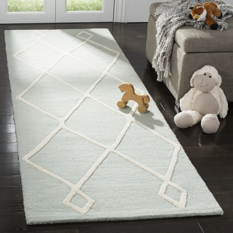 Safavieh Safavieh Kids 2'-6" x 8'-0" Rug in Mint / Ivory
