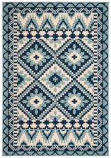 Safavieh Veranda 4'-0" x 5'-7" Rug in Turquoise / Blue