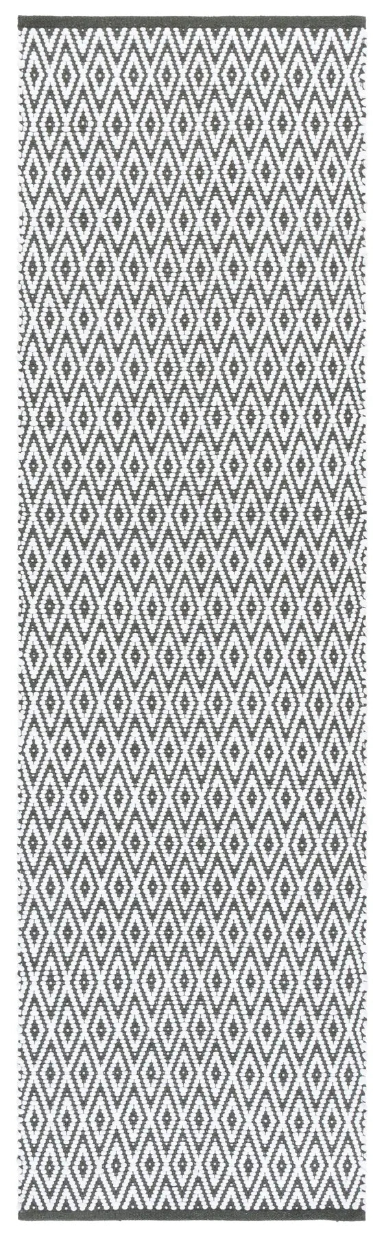 Safavieh Montauk 2'-3" x 8'-0" Rug in Ivory / Green
