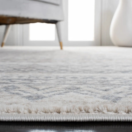 Safavieh Carnegie 4'-0" x 6'-0" Rug in Ivory / Grey
