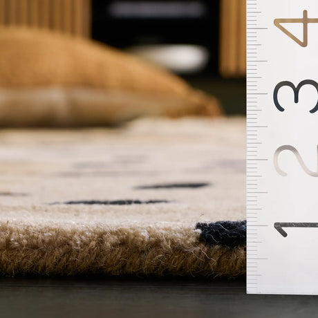 Safavieh Soho 5'-0" x 8'-0" Rug in Gold / Black