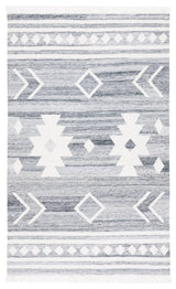 Safavieh Kilim 4'-0" x 6'-0" Rug in Grey / Ivory