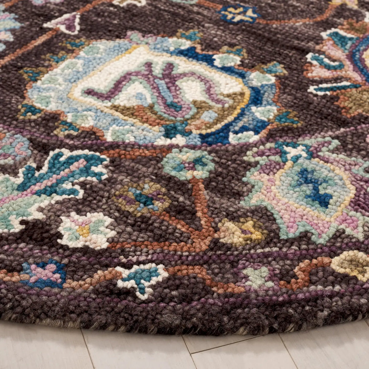 Safavieh Blossom 6'-0" x 6'-0" Rug in Charcoal / Lavender