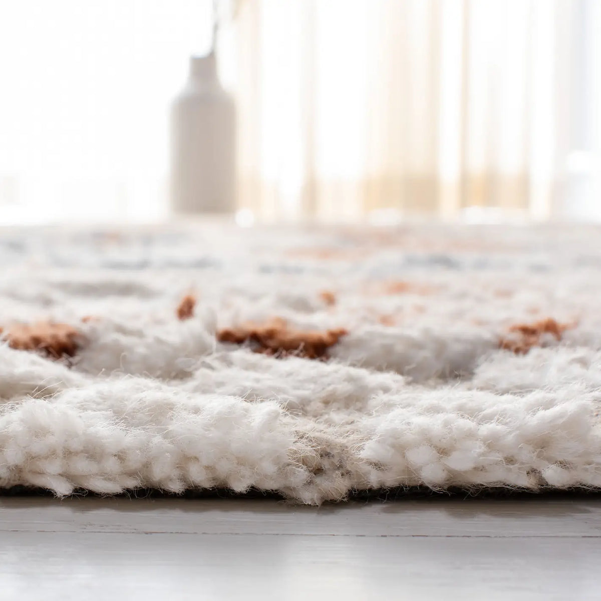 Safavieh Casablanca Shag 5'-0" x 8'-0" Rug in Ivory / Brown