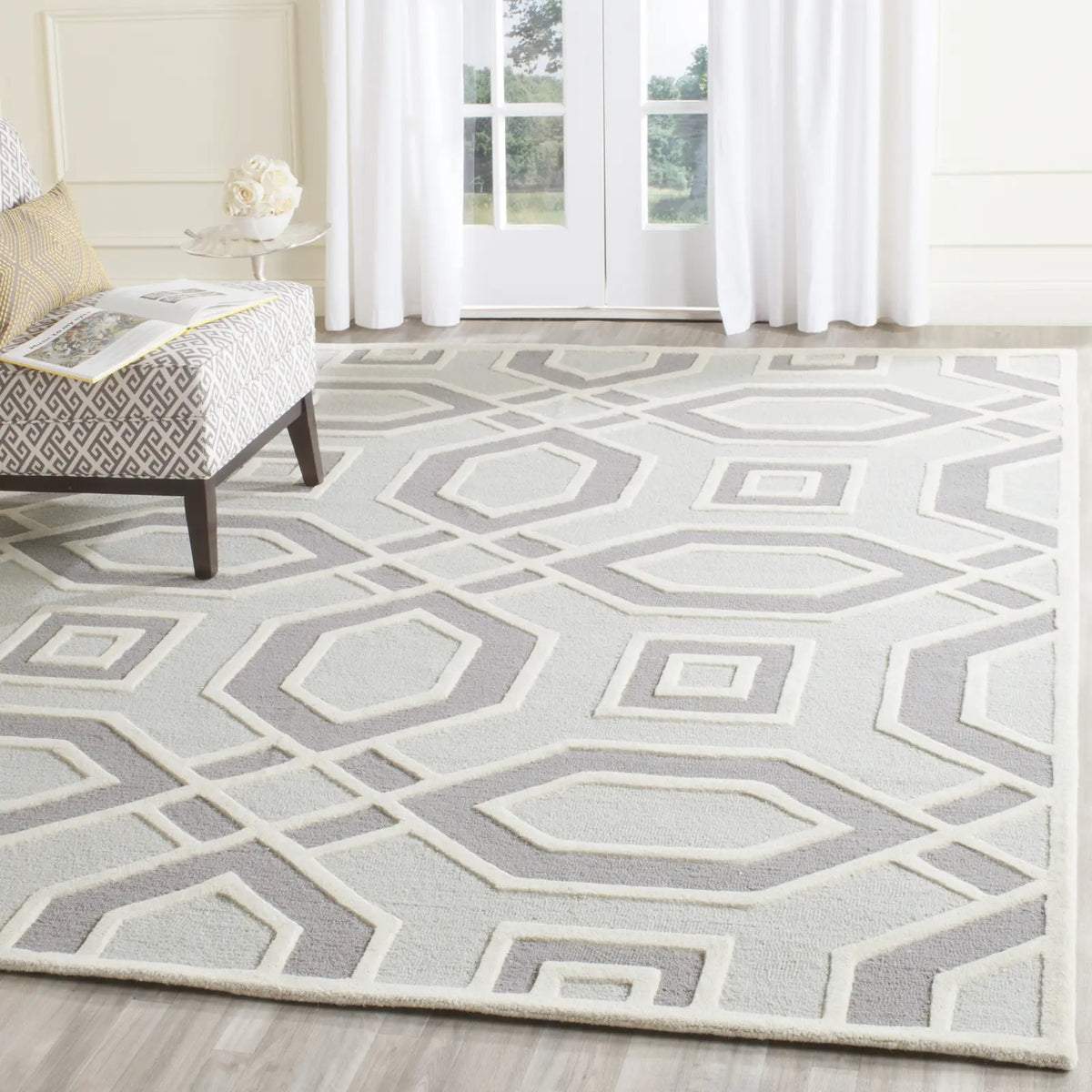 Safavieh Cambridge 8'-0" x 10'-0" Rug in Grey / Ivory